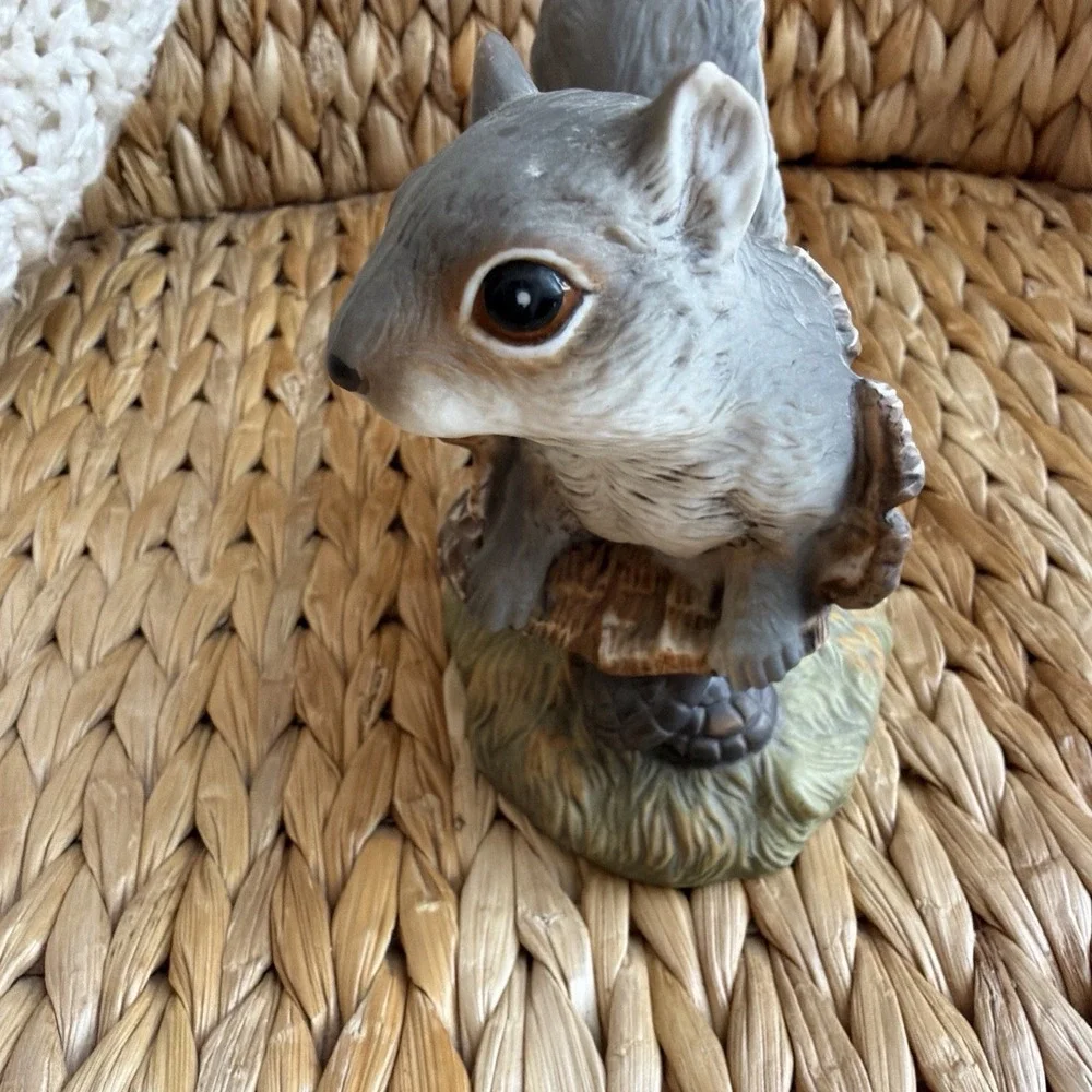 Vintage 1986 Homco Squirrel In A Log. Masterpiece Porcelain.